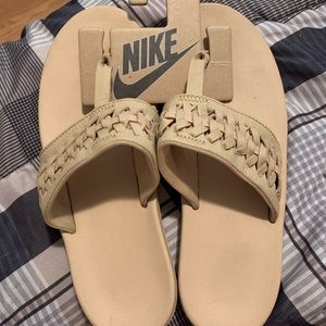Nike WMS BELLA KAO THONG 2 Beige Size 8